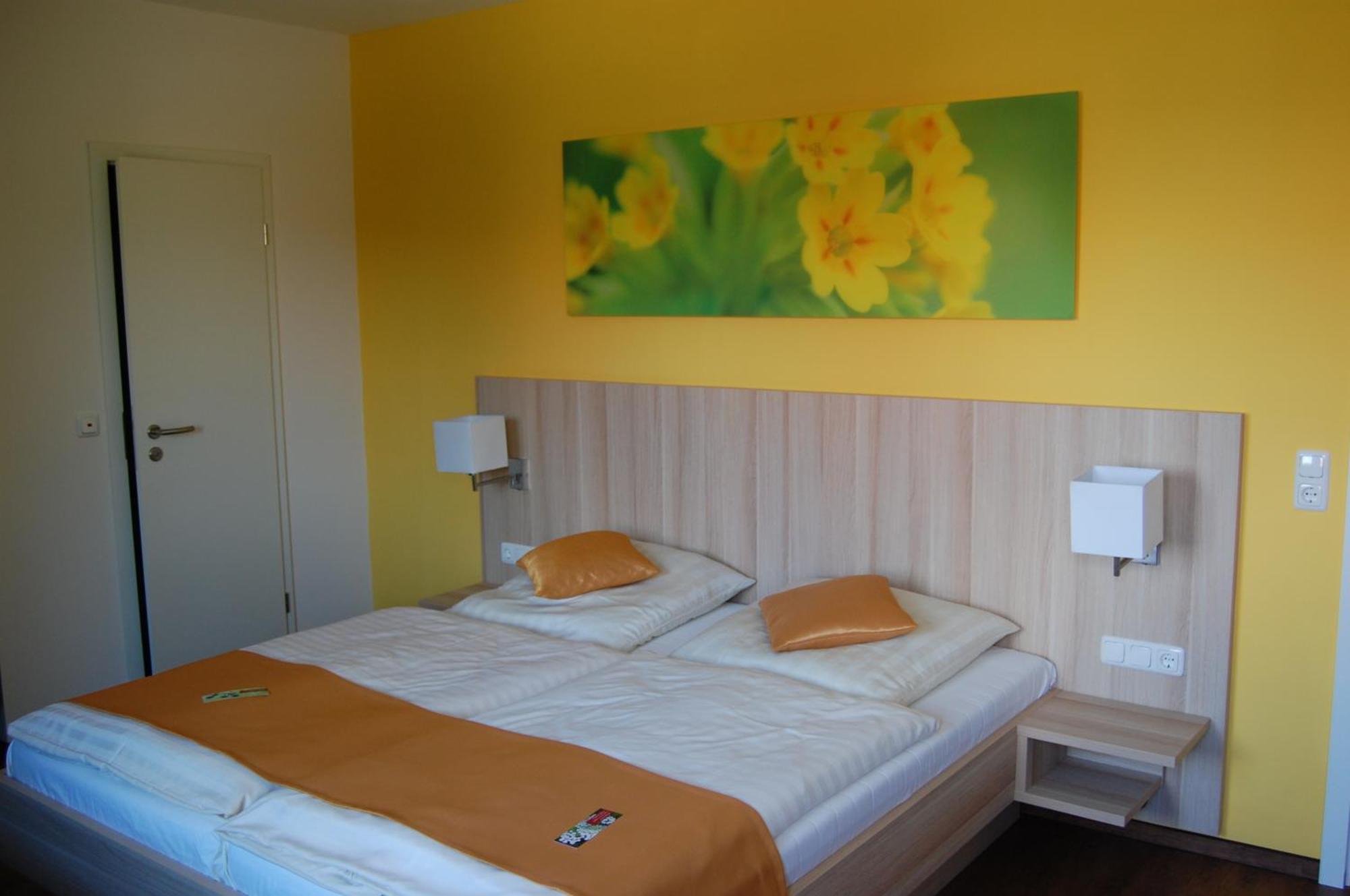 Gasthof Linden&Wildkräuterhotel Windelsbach Exteriör bild